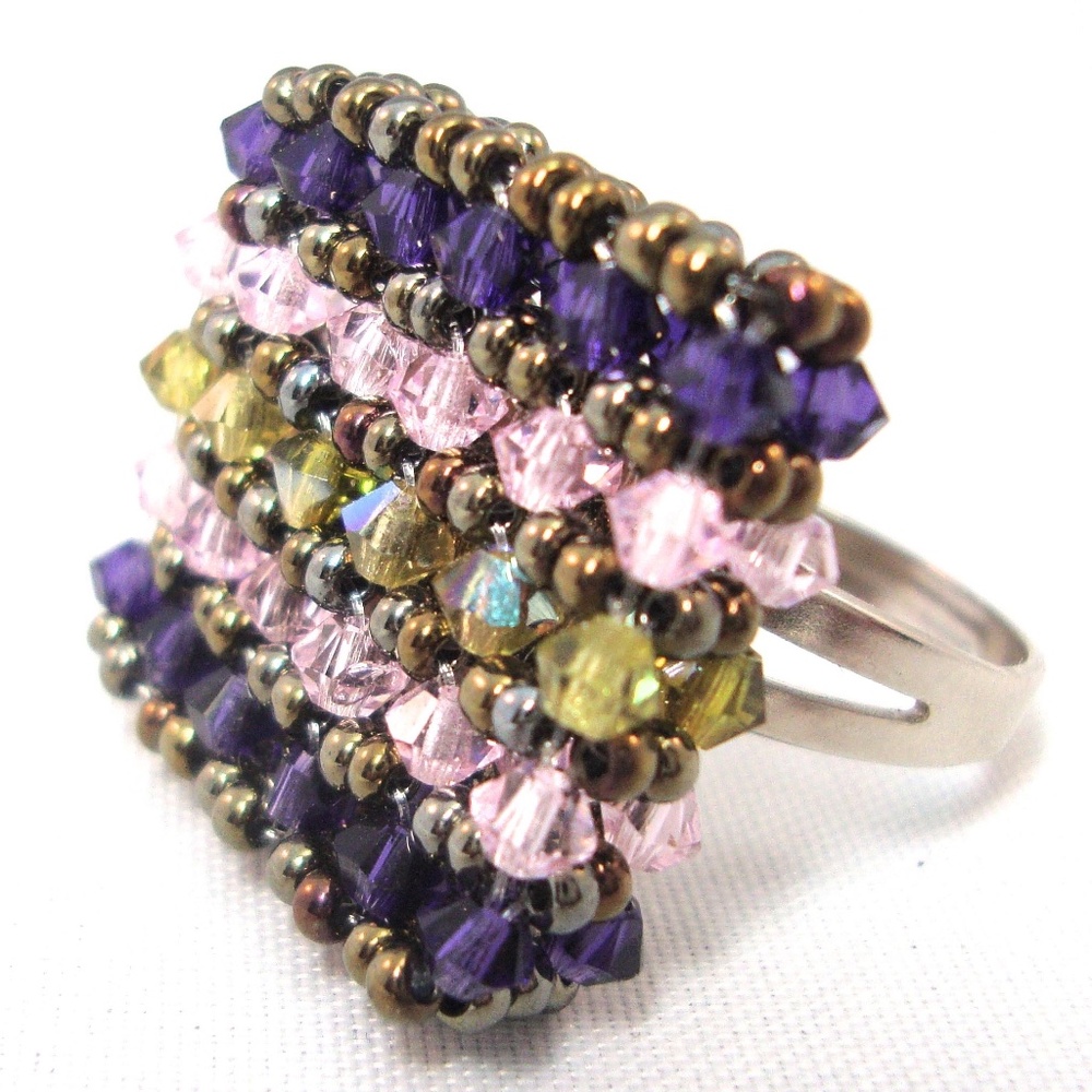 # Square Swarovski 3D handmade beadwoven ring
